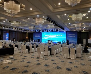 鄭州舞美燈光會議活動服務(wù) 木結(jié)構(gòu)會務(wù)、噴繪桁架舞臺搭建一體化方案